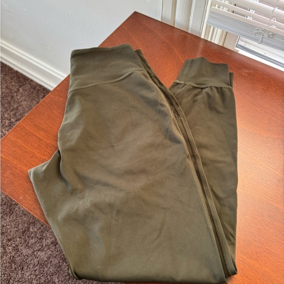 lululemon Align Joggers - Picture 6 of 8